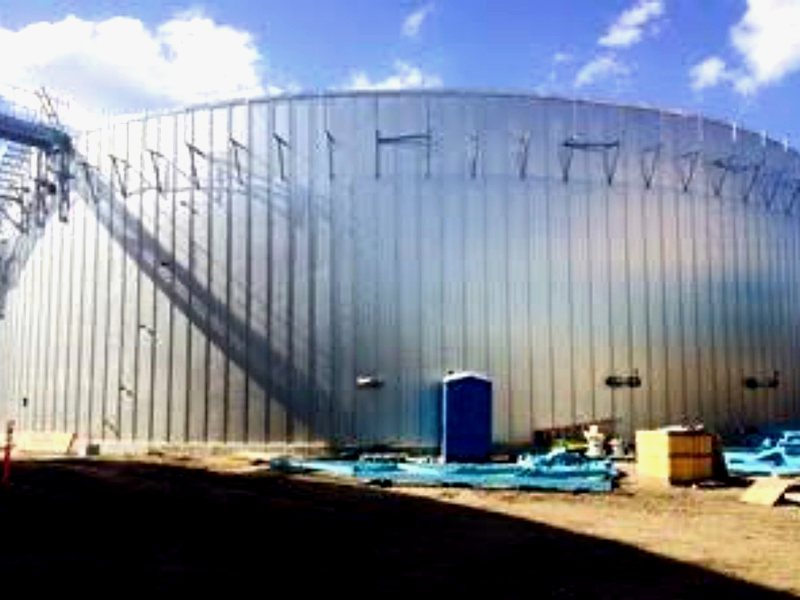 Wide-format insulated storage tank